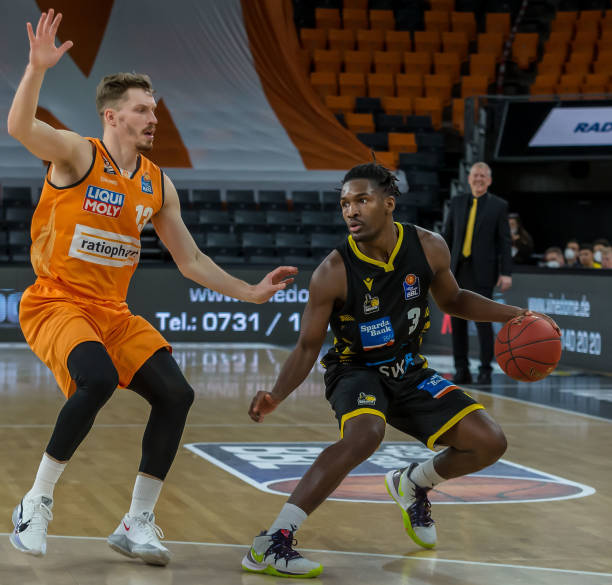 理层展示出 理层展示出