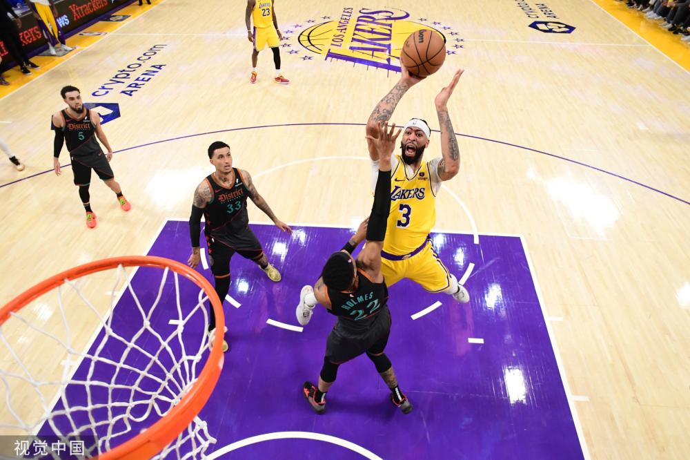 社交媒体传 社交媒体传