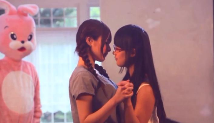 sex mỹ chị em FC2-PPV-3143558_Đụ em gái dễ thương bím lông cực bót